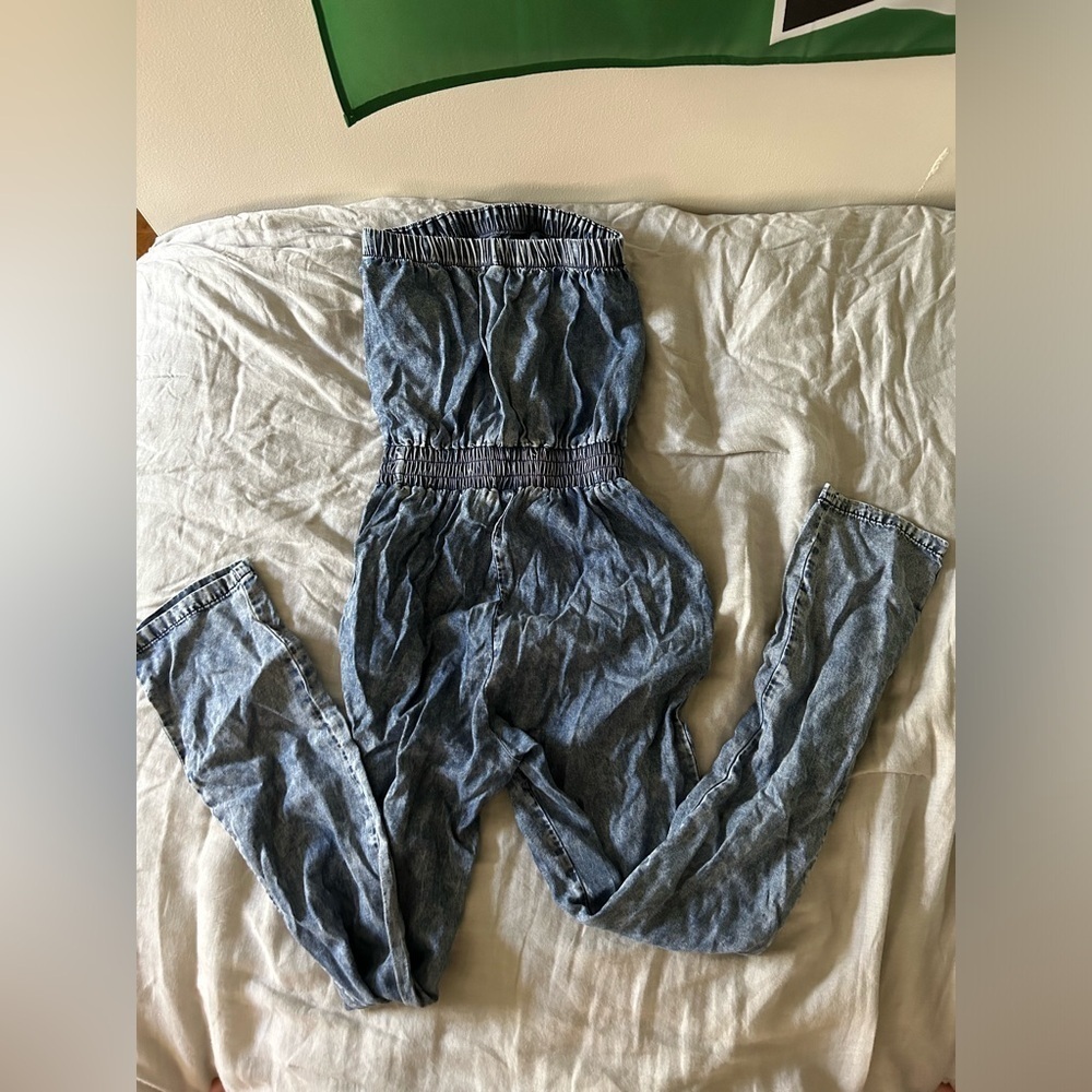 small blue denim looking shein jumpsuit! - Picture 2 of 3